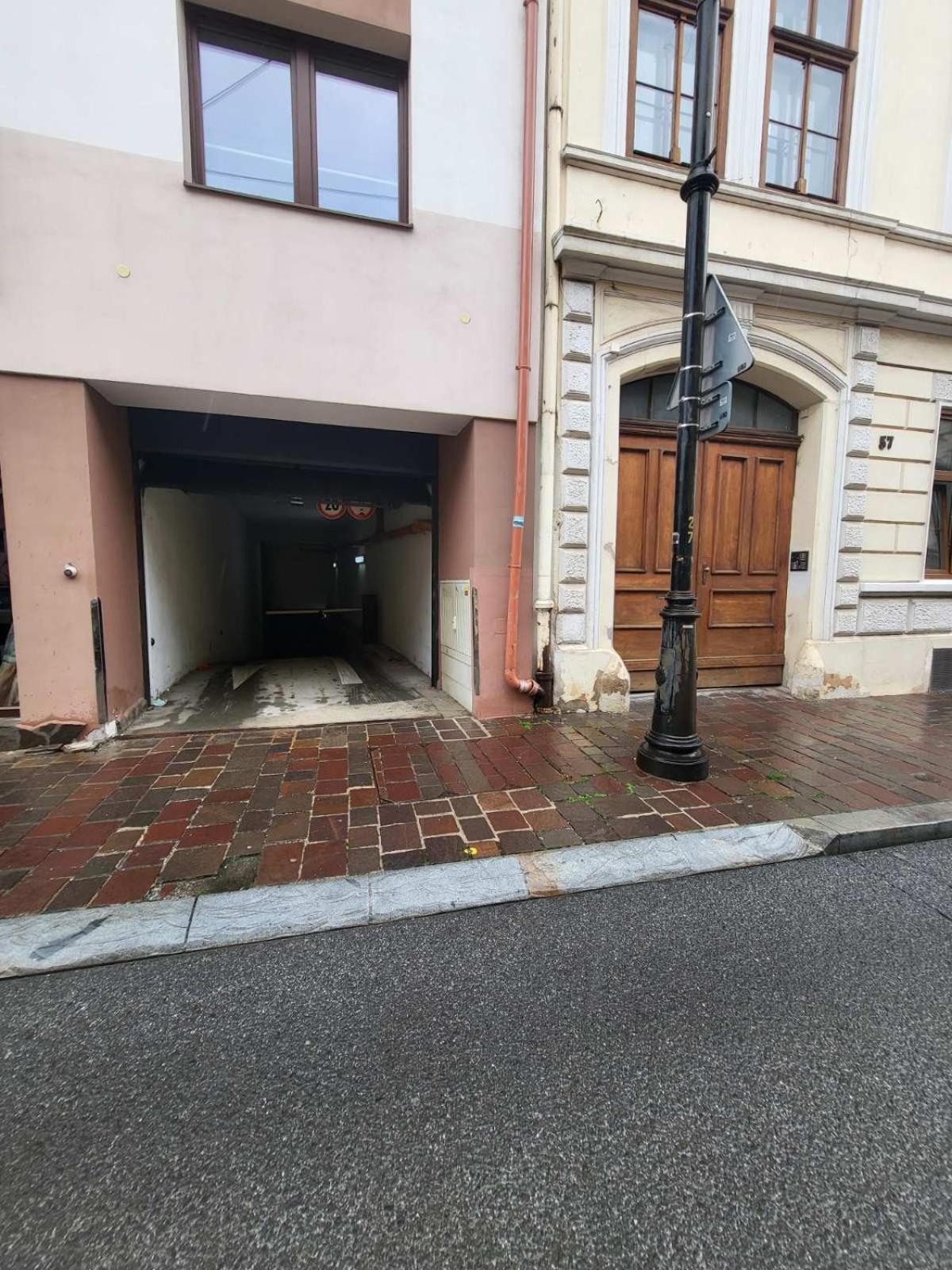 Ferienwohnung Monar Exclusive Center Free Parking In Garage Košice Exterior foto